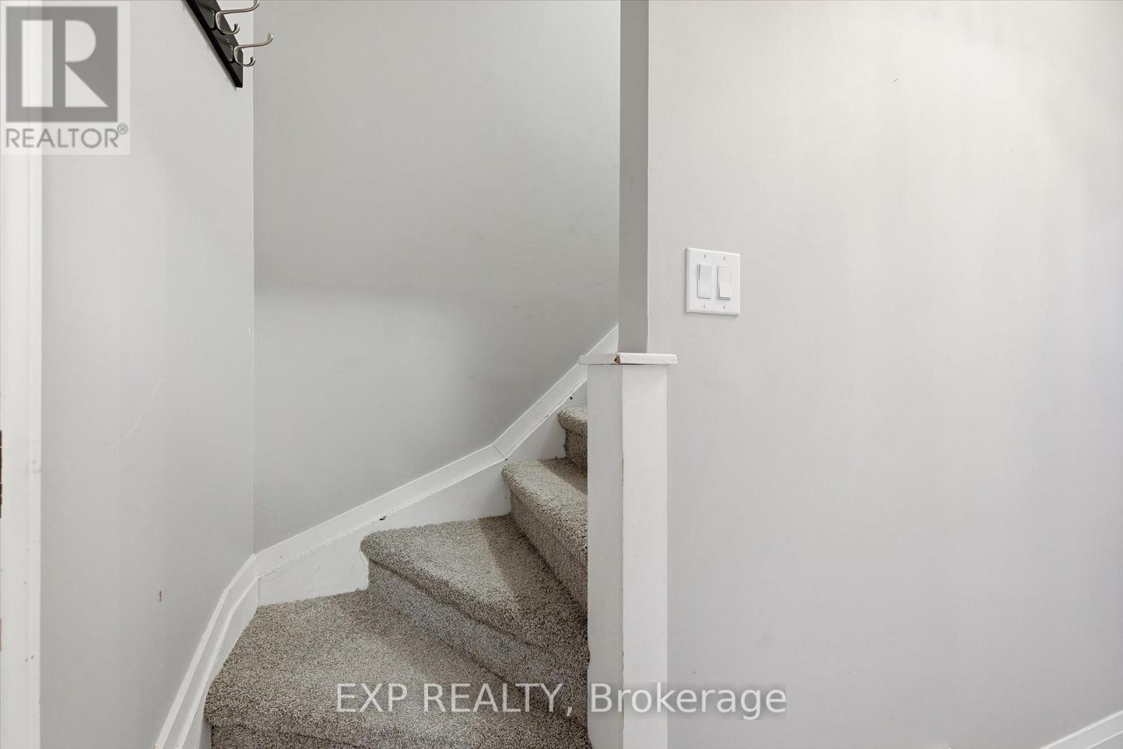 70 Whyte Avenue N, Thorold, Ontario  L2V 2T7 - Photo 22 - X12884706