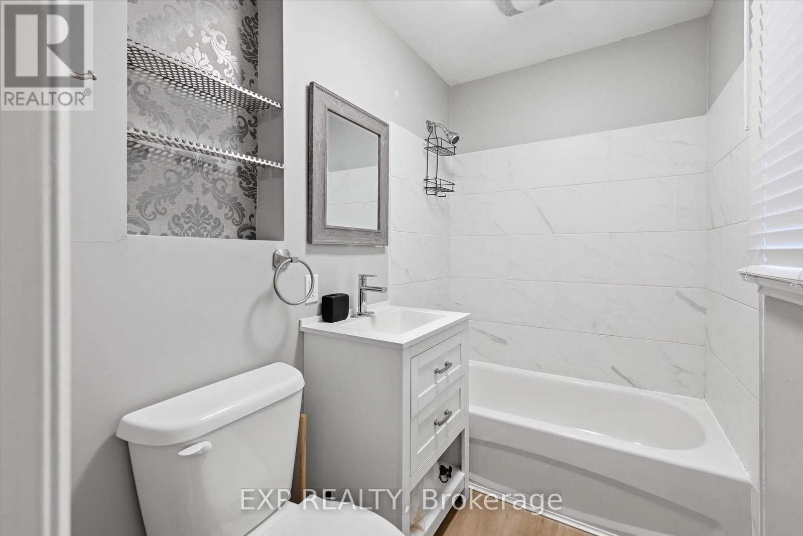 70 Whyte Avenue N, Thorold, Ontario  L2V 2T7 - Photo 4 - X12884706