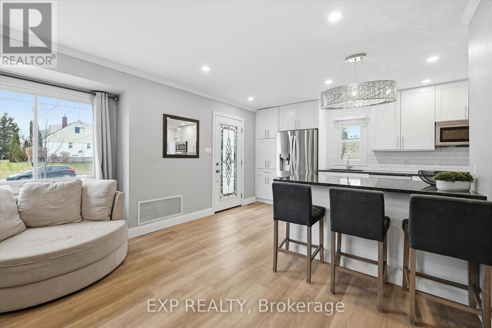 70 Whyte Avenue N, Thorold, Ontario  L2V 2T7 - Photo 9 - X12884706