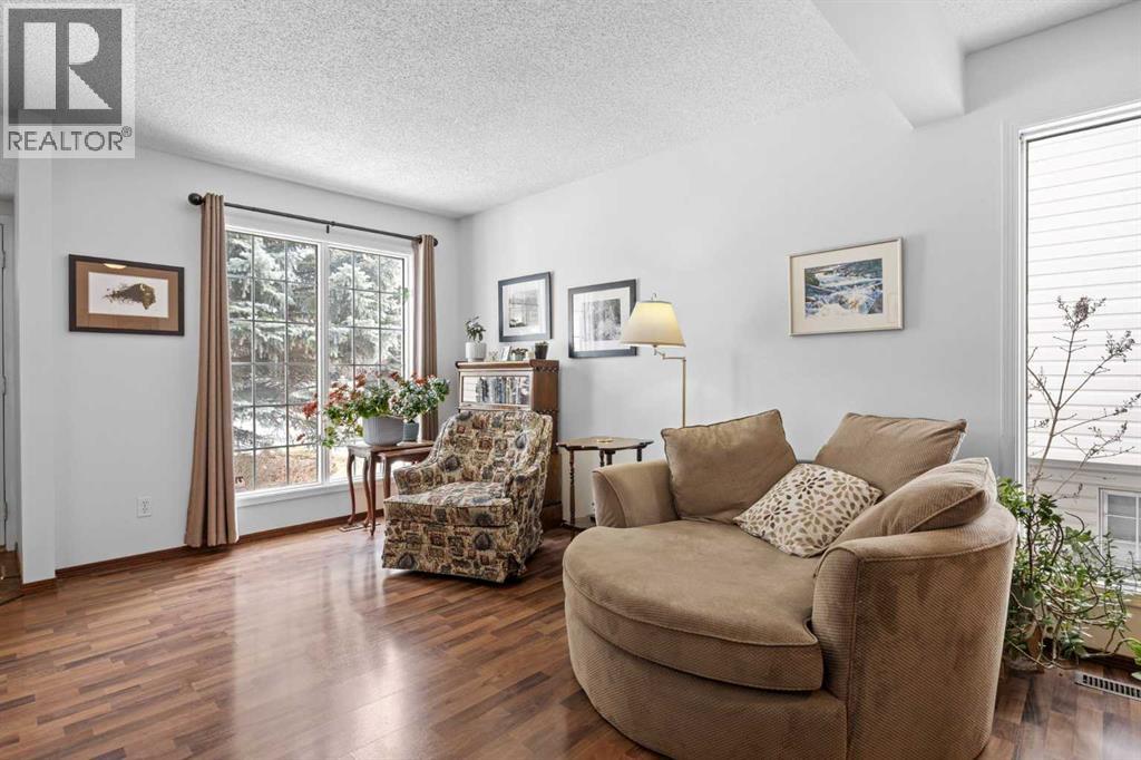 292 Douglas Ridge Close SE, Calgary, Alberta  T2Z 2M4 - Photo 3 - A2291748