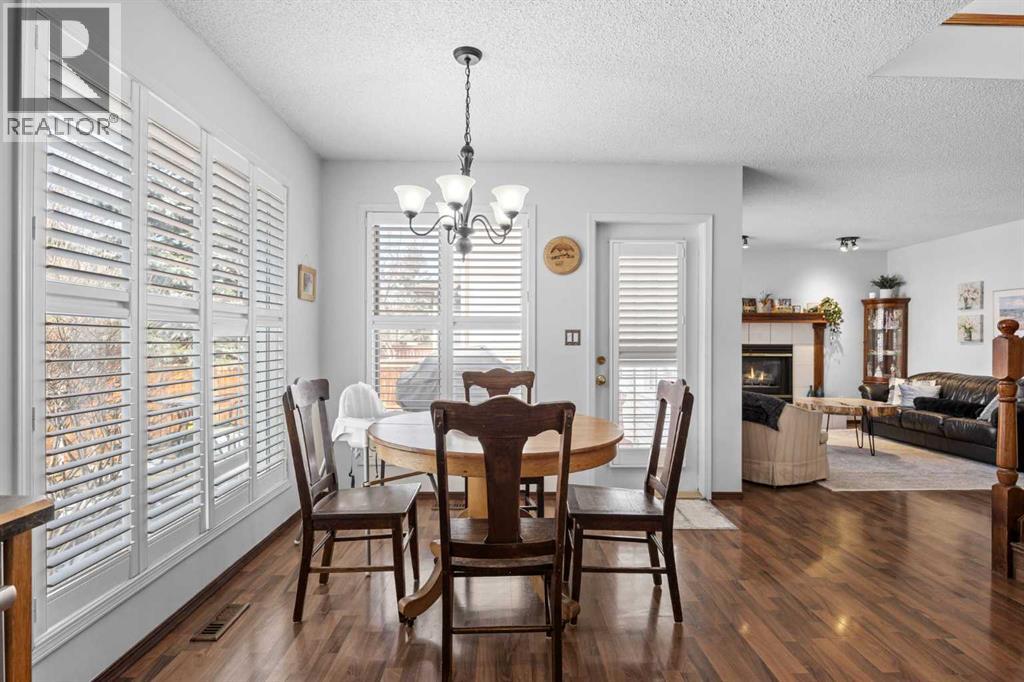 292 Douglas Ridge Close SE, Calgary, Alberta  T2Z 2M4 - Photo 6 - A2291748