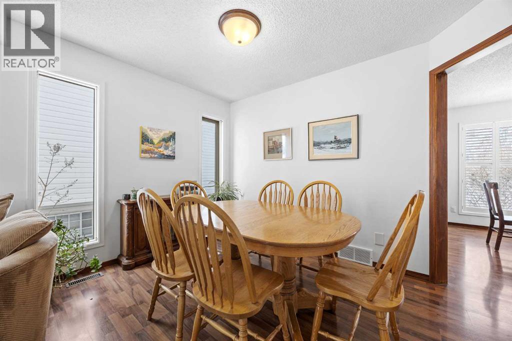 292 Douglas Ridge Close SE, Calgary, Alberta  T2Z 2M4 - Photo 4 - A2291748