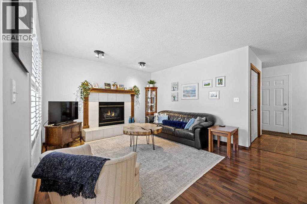 292 Douglas Ridge Close SE, Calgary, Alberta  T2Z 2M4 - Photo 8 - A2291748