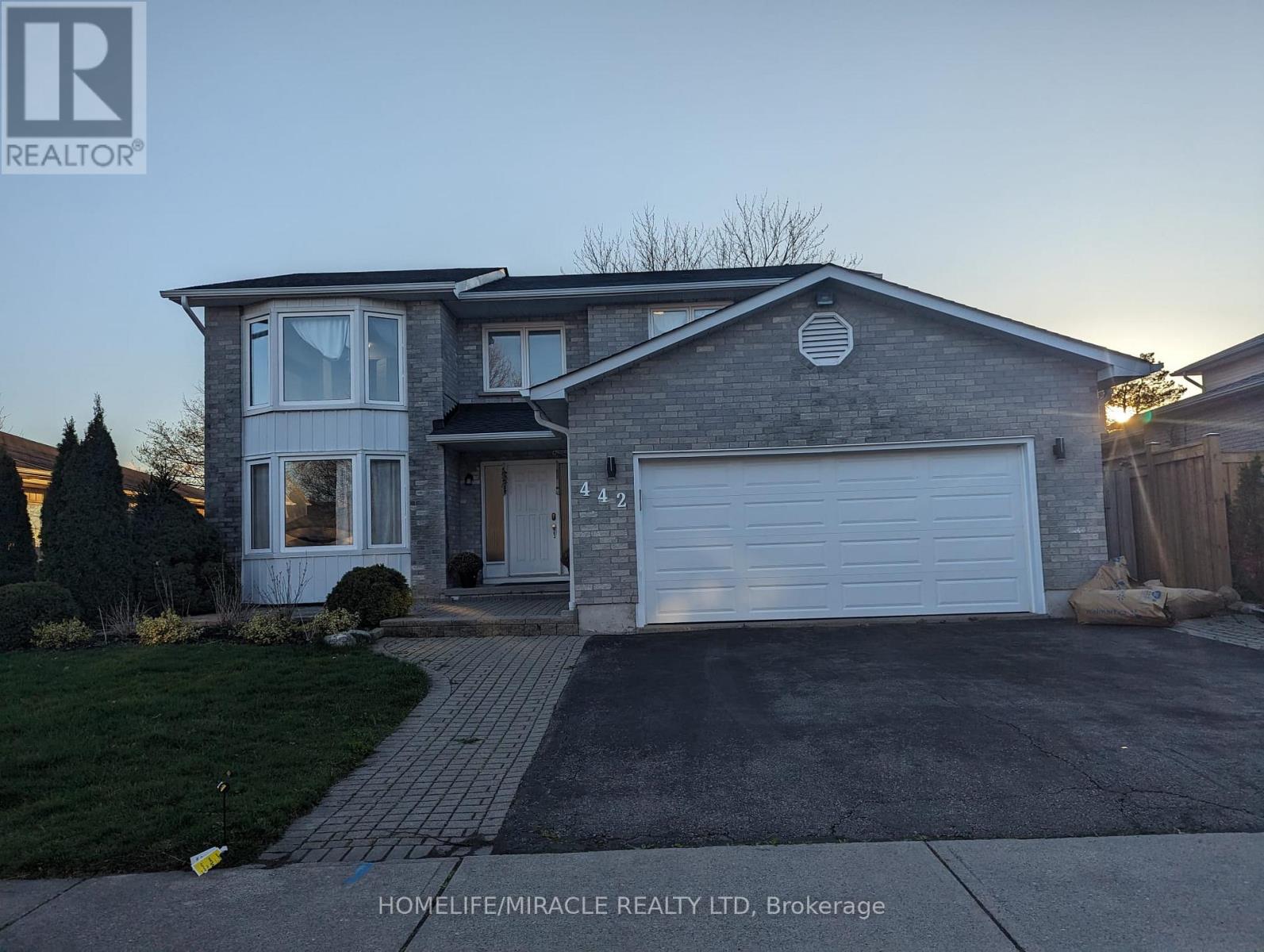 Upper - 442 Rimosa Court, Oshawa, Ontario  L1J 7T6 - Photo 2 - E12883704