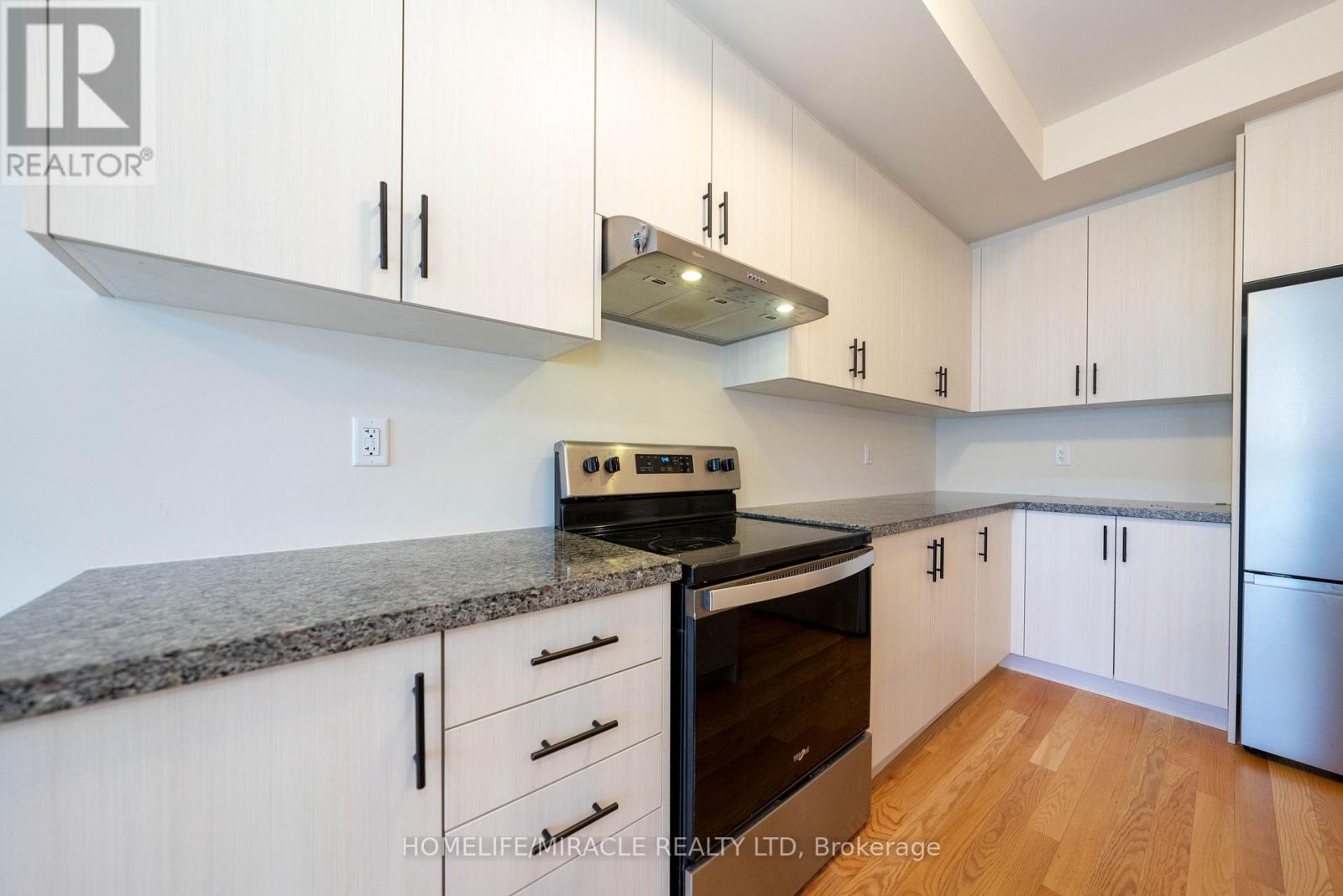 1420 Oakmont Common, Burlington, Ontario  L7P 0V8 - Photo 12 - W12882688