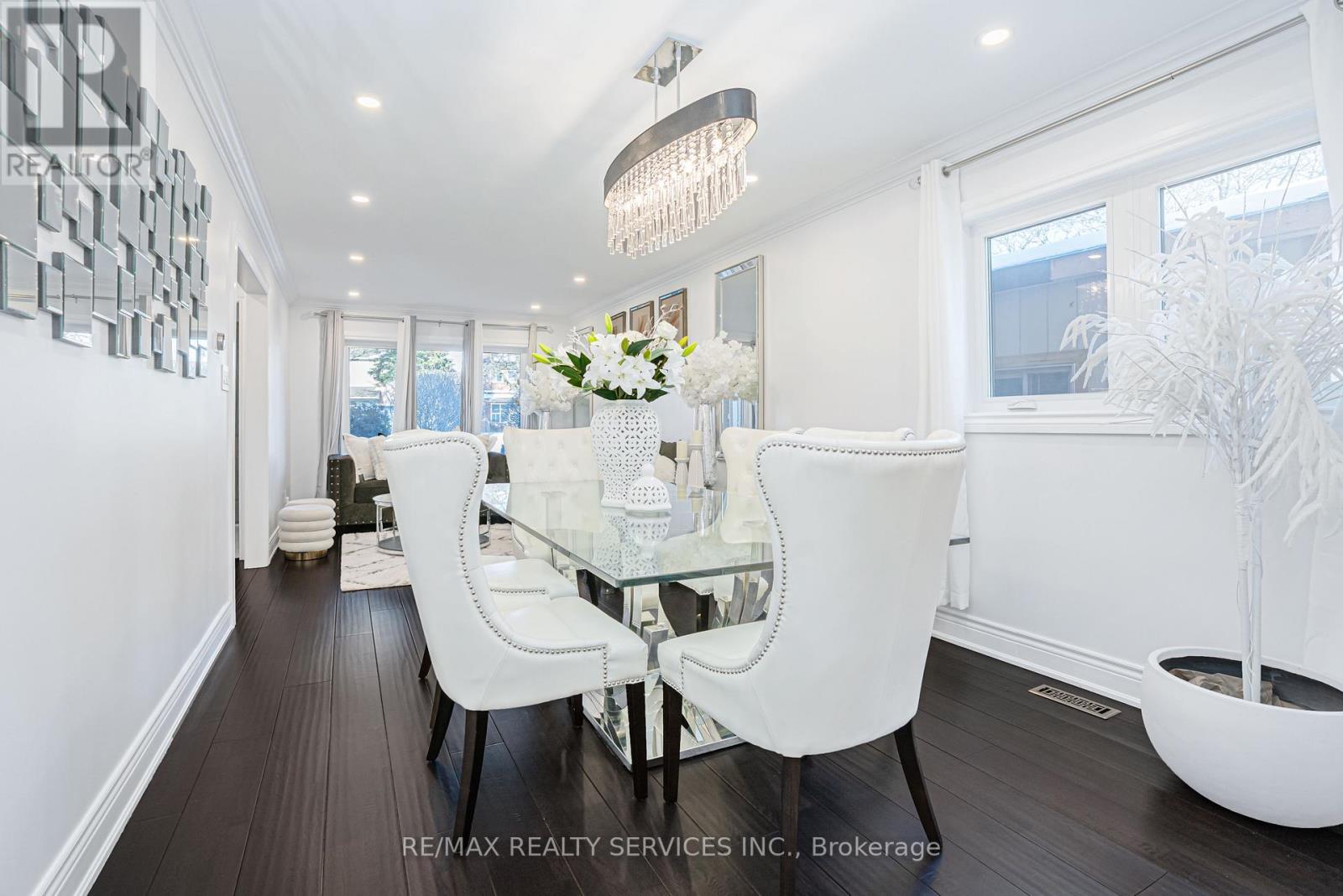 18 Creekview Court, Brampton, Ontario  L6Z 3Y2 - Photo 10 - W12884746