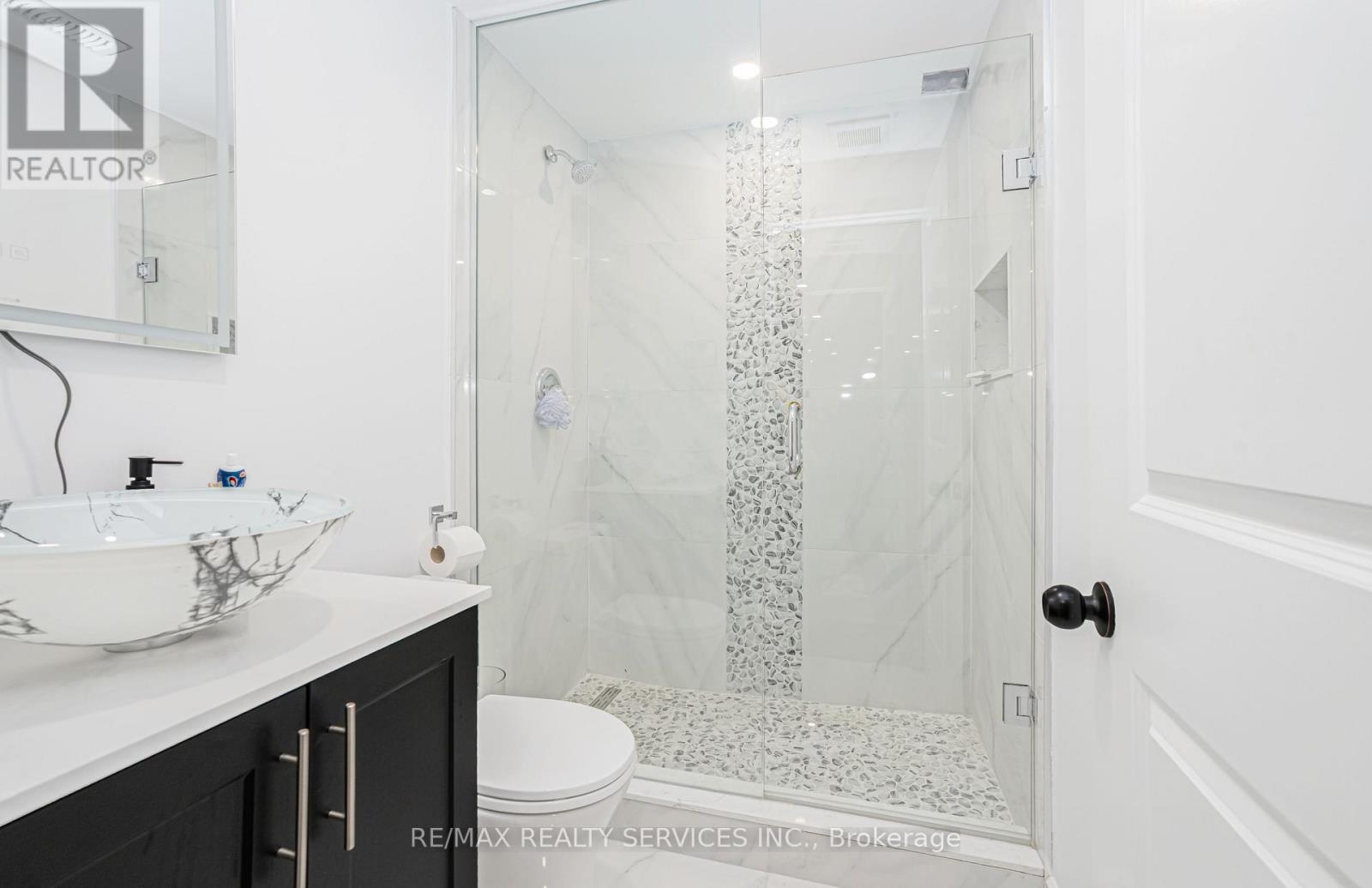 18 Creekview Court, Brampton, Ontario  L6Z 3Y2 - Photo 31 - W12884746