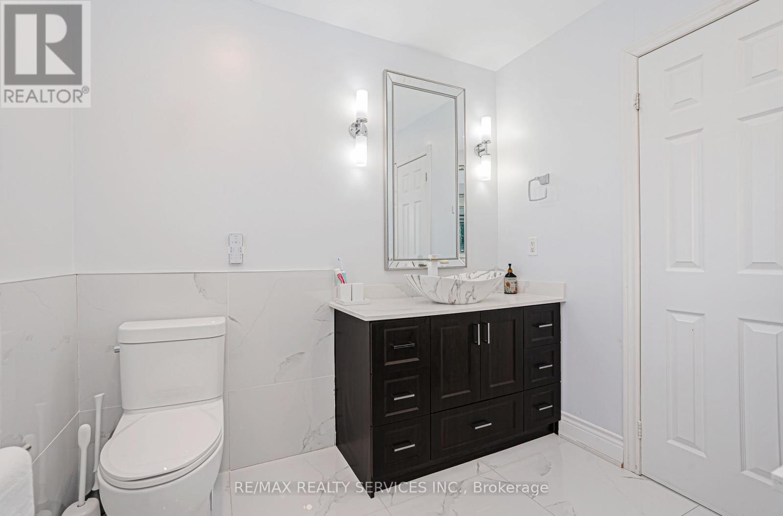 18 Creekview Court, Brampton, Ontario  L6Z 3Y2 - Photo 37 - W12884746