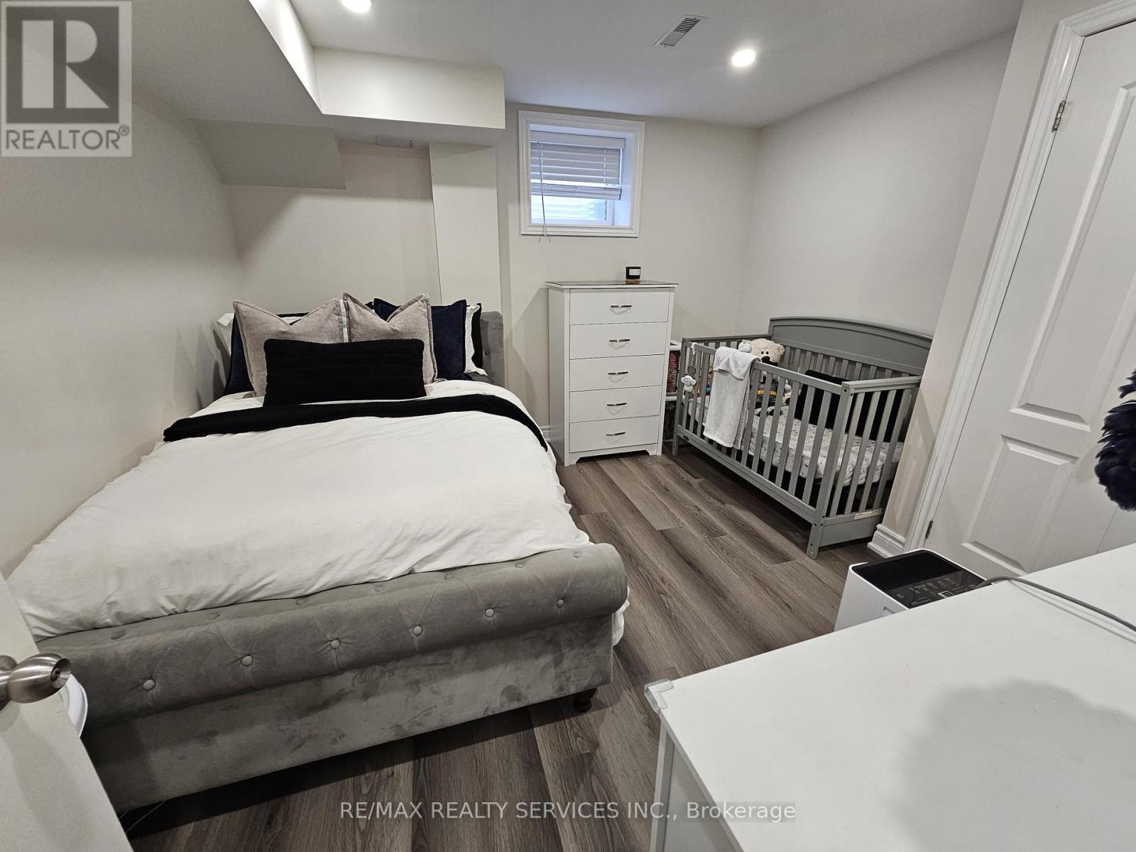 18 Creekview Court, Brampton, Ontario  L6Z 3Y2 - Photo 40 - W12884746