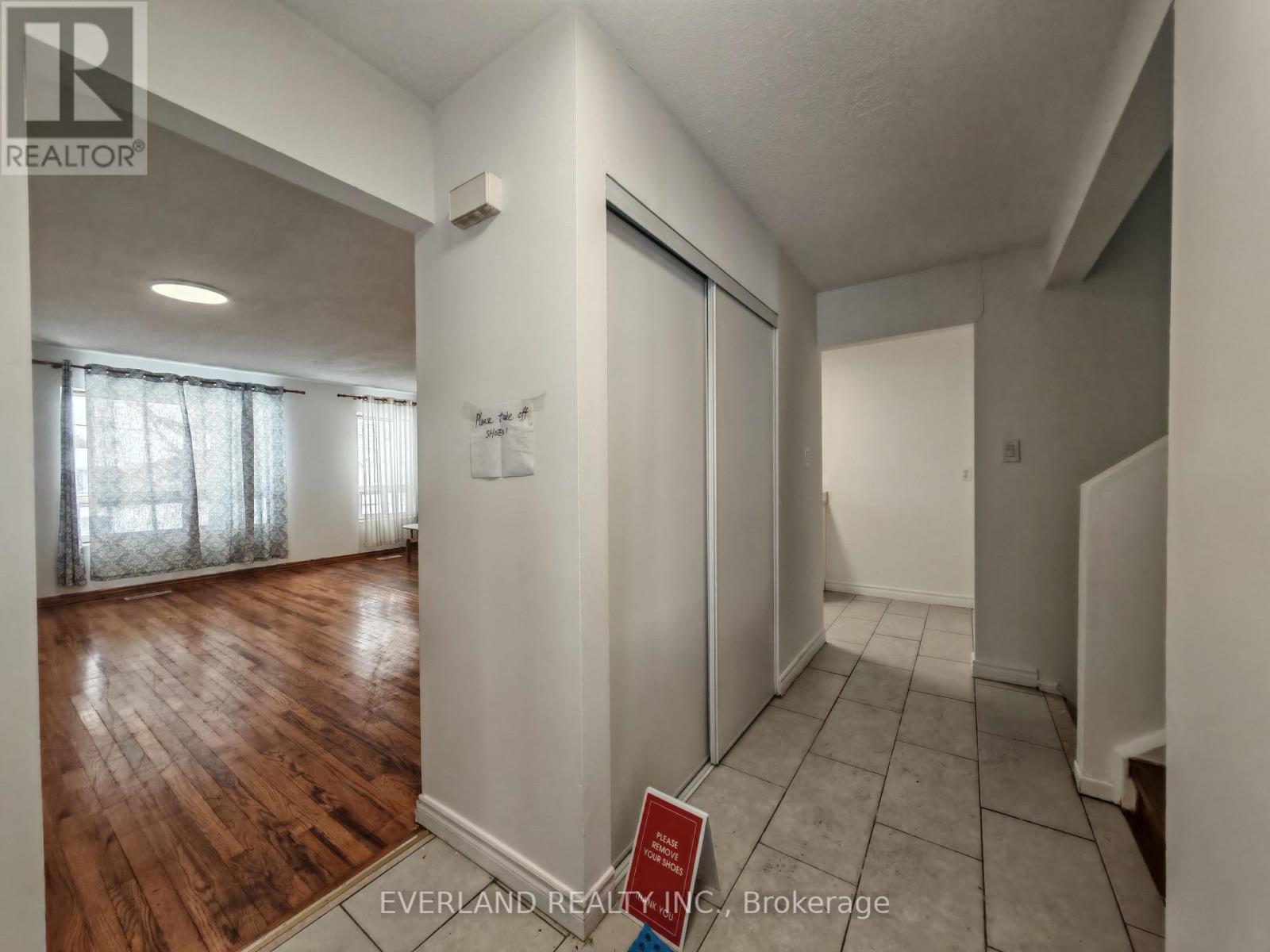 18 Camberley Court, Toronto (Malvern), Ontario  M1B 2S6 - Photo 3 - E12884760