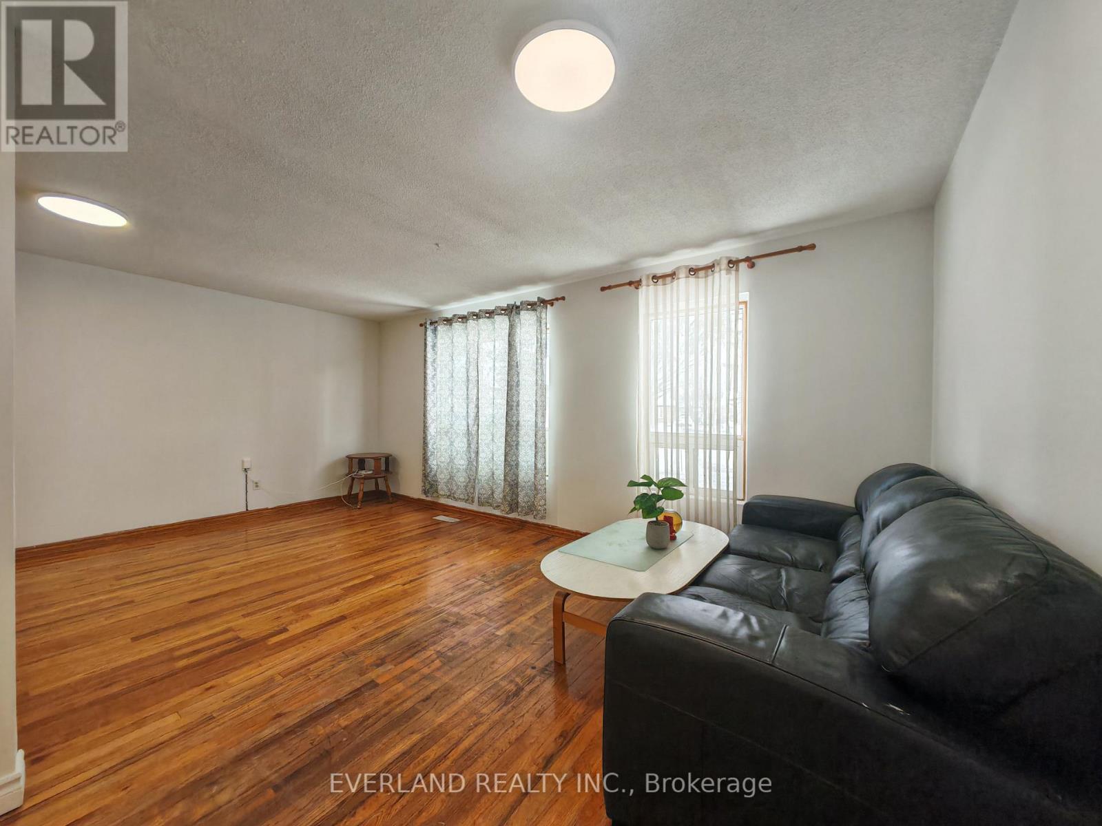 18 Camberley Court, Toronto (Malvern), Ontario  M1B 2S6 - Photo 7 - E12884760