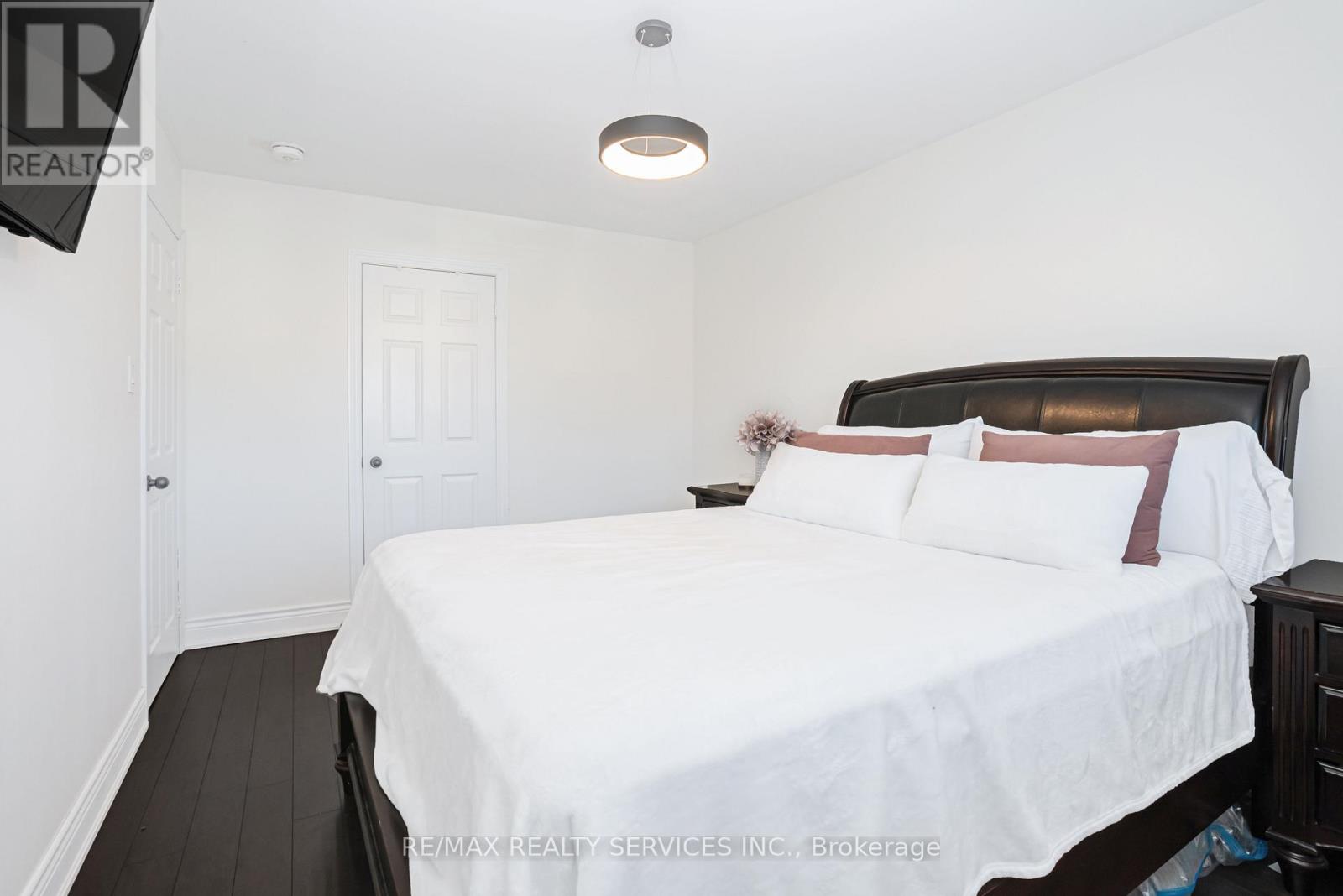 18 Creekview Court, Brampton, Ontario  L6Z 3Y2 - Photo 25 - W12884746