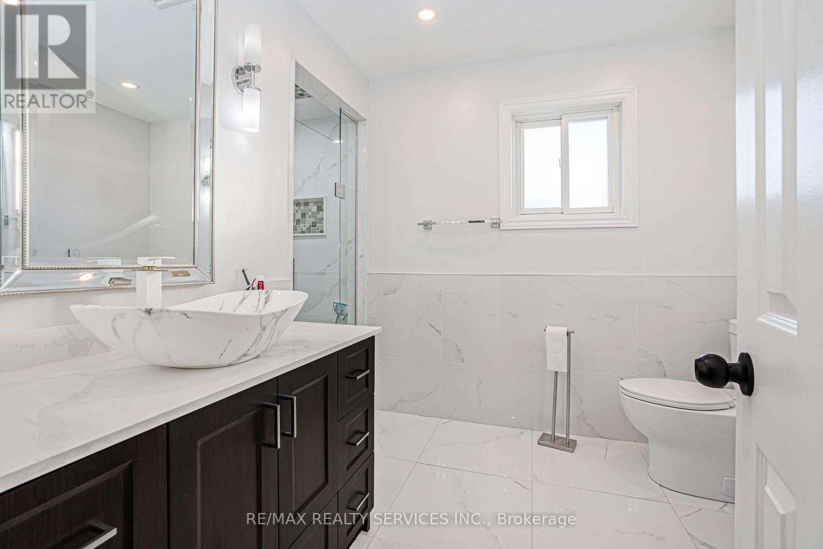 18 Creekview Court, Brampton, Ontario  L6Z 3Y2 - Photo 29 - W12884746