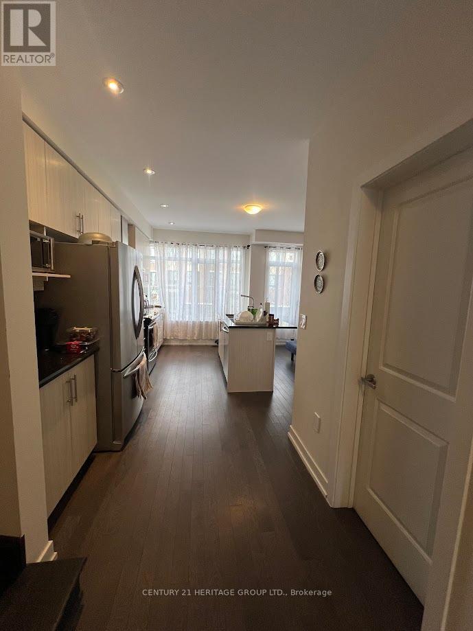 169 Salterton Circle, Vaughan, Ontario  L6A 4Z2 - Photo 4 - N12882314