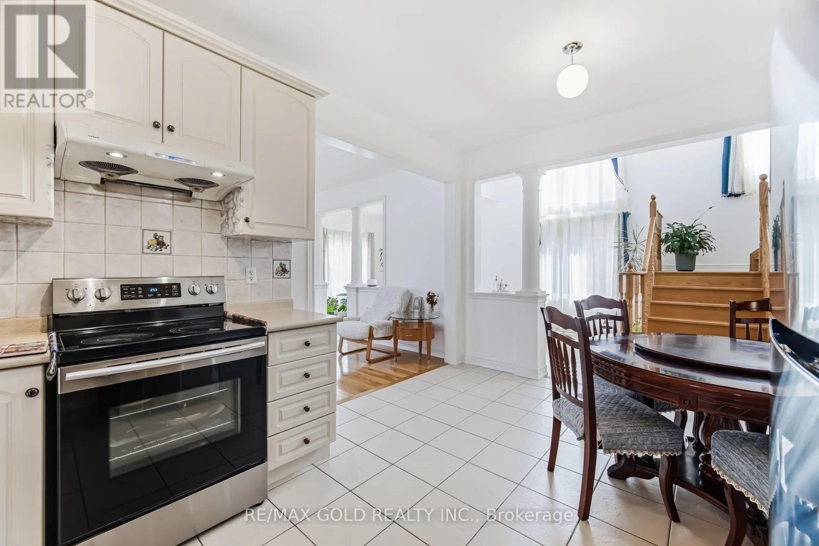 5 Attmar Drive, Brampton, Ontario  L6P 2R4 - Photo 18 - W12880656