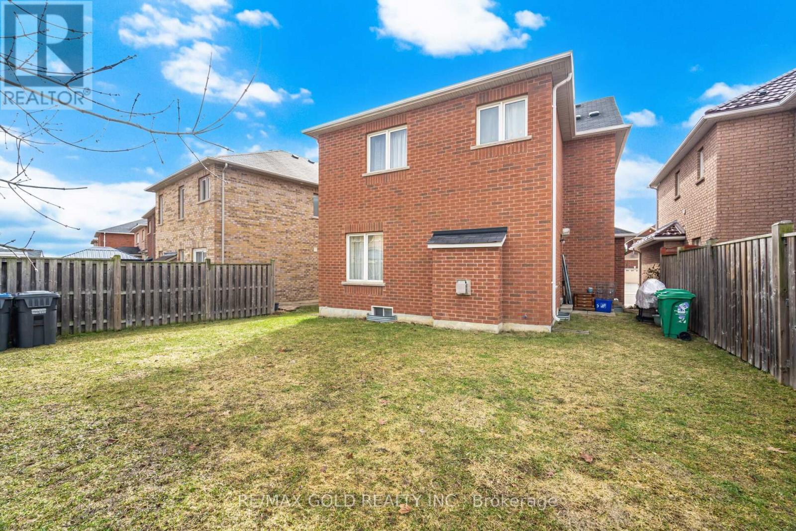 5 Attmar Drive, Brampton, Ontario  L6P 2R4 - Photo 17 - W12880656