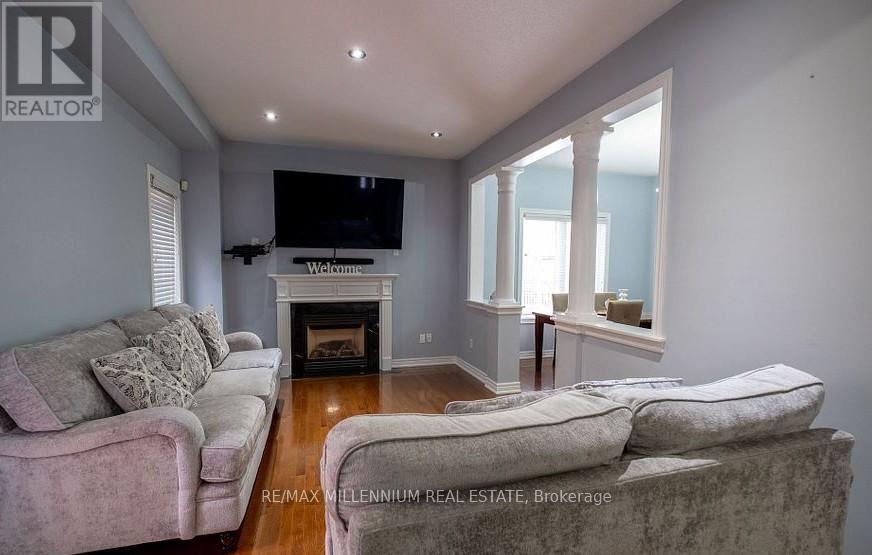 Upper - 66 Attview Crescent, Brampton, Ontario  L6P 2R5 - Photo 4 - W12884756