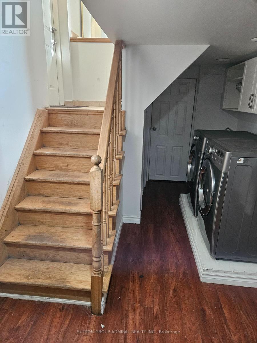 32 Belgravia Avenue, Toronto (Briar Hill-Belgravia), Ontario  M6E 2M5 - Photo 11 - W12884766