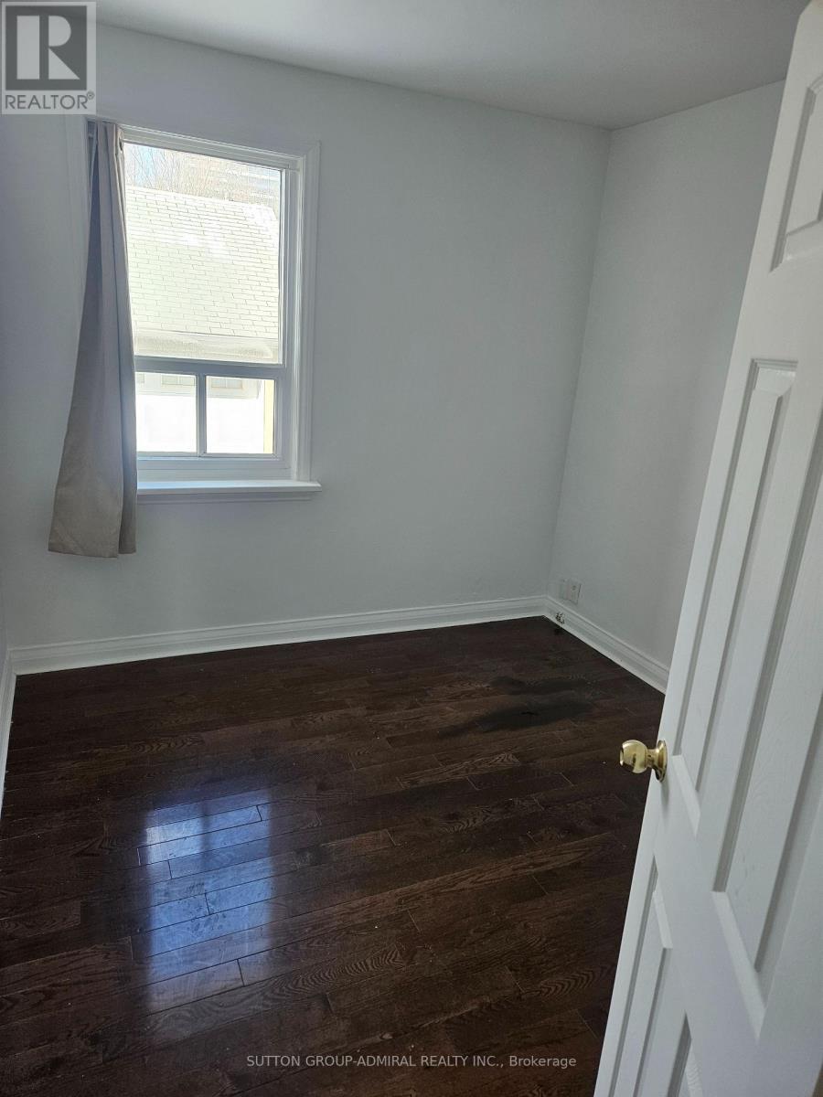 32 Belgravia Avenue, Toronto (Briar Hill-Belgravia), Ontario  M6E 2M5 - Photo 8 - W12884766