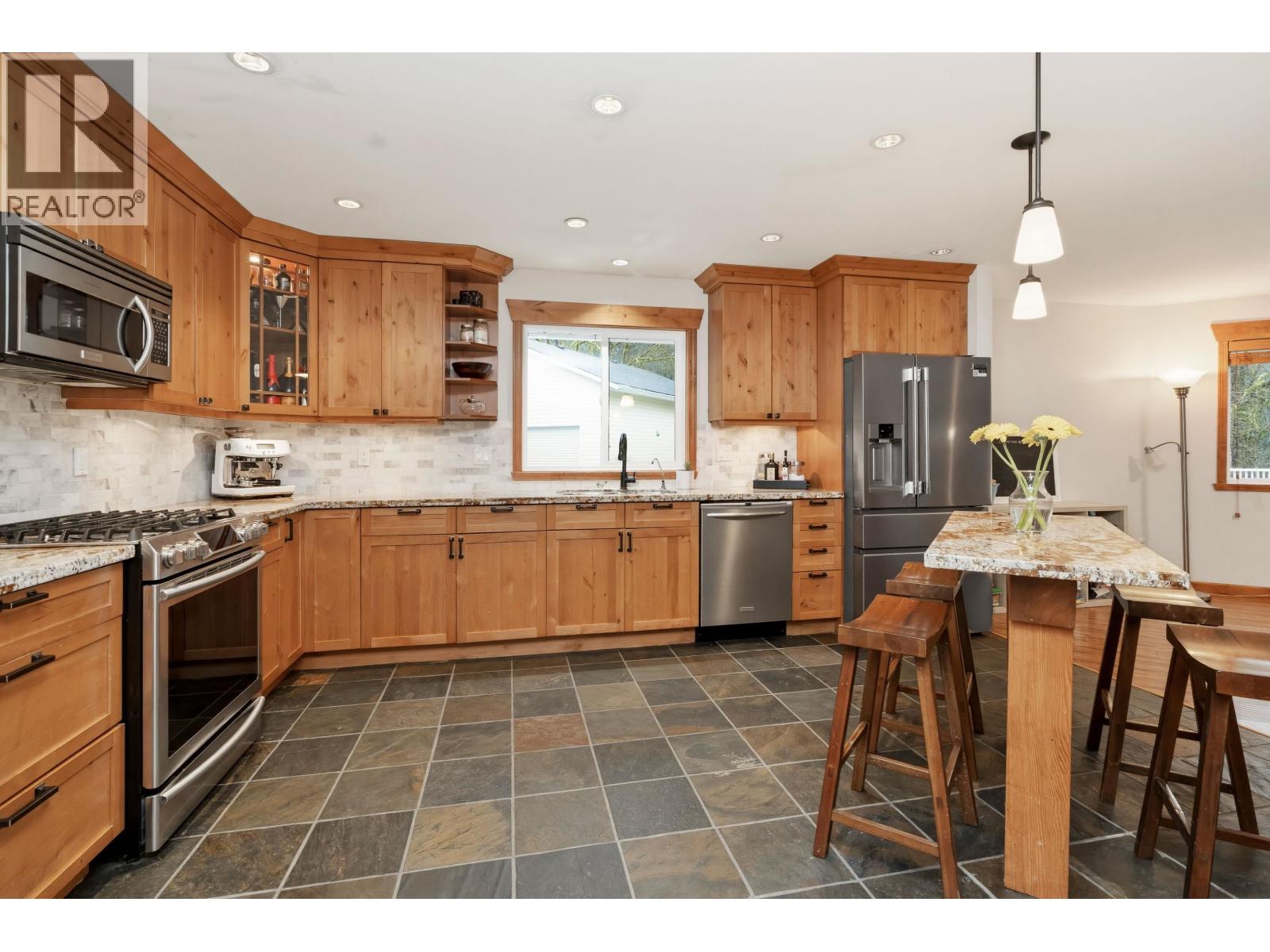 25700 116 Avenue, Maple Ridge, British Columbia  V4R 1Z6 - Photo 5 - R3099118