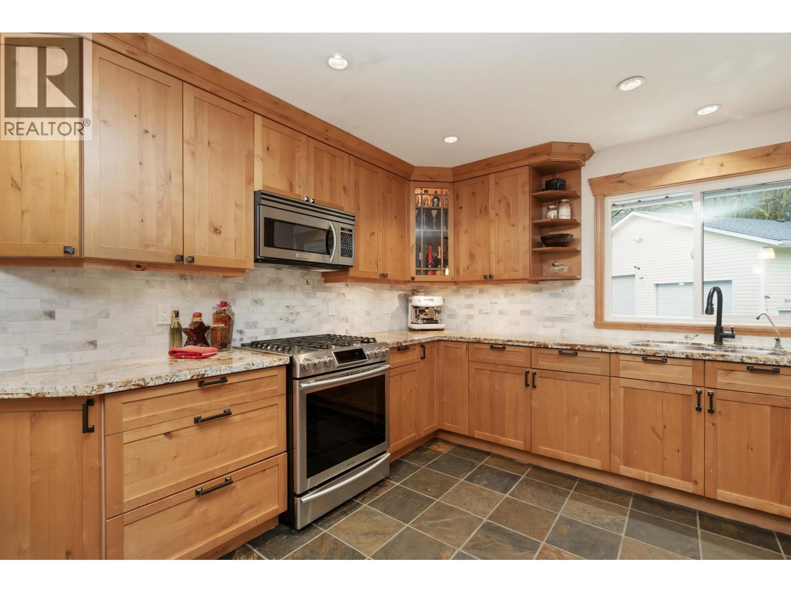 25700 116 Avenue, Maple Ridge, British Columbia  V4R 1Z6 - Photo 7 - R3099118