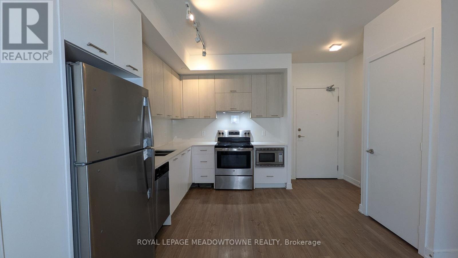 201 - 180 Veterans Drive, Brampton, Ontario  L7A 0B6 - Photo 5 - W12884700