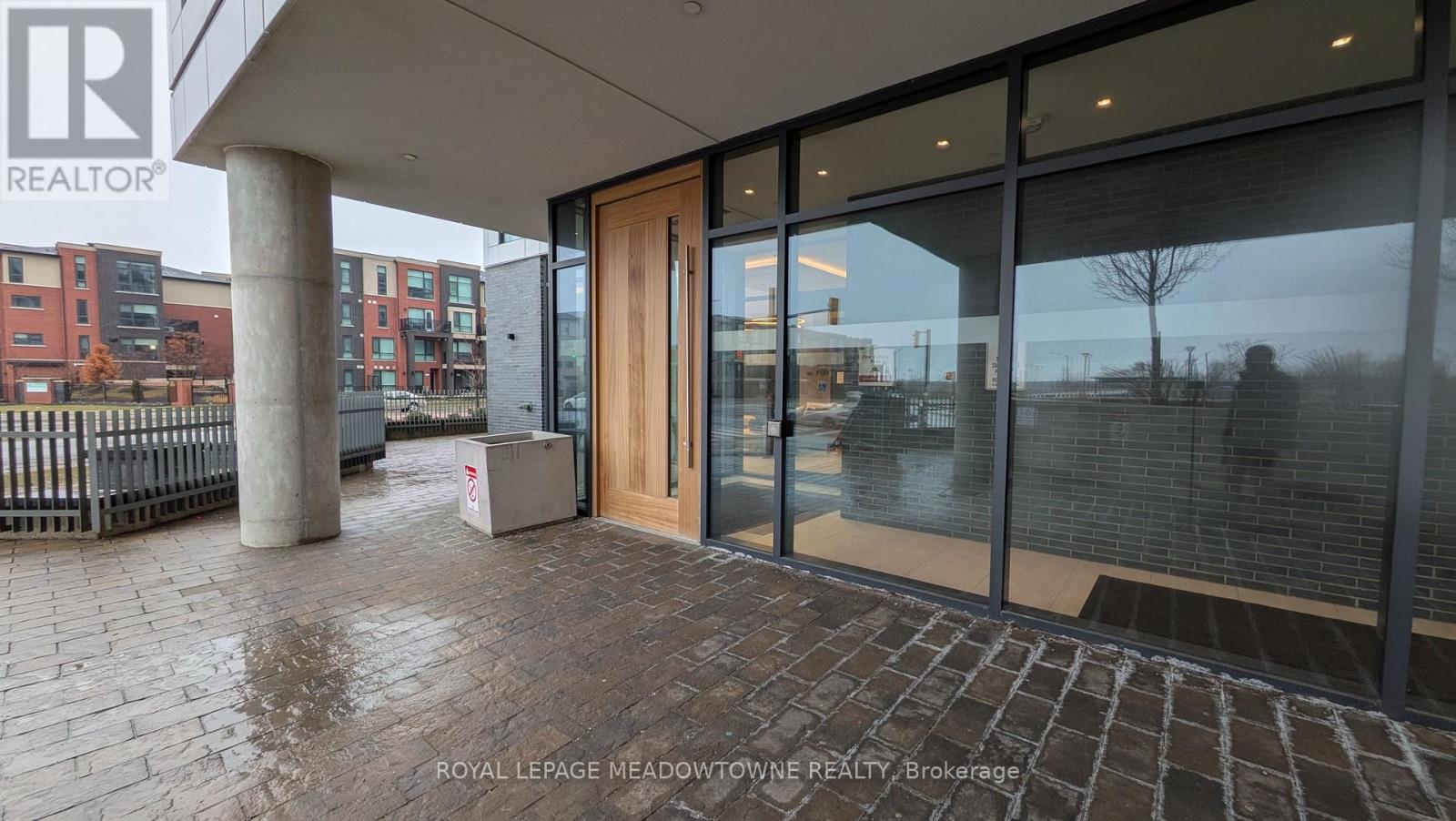 201 - 180 Veterans Drive, Brampton (Northwest Brampton), Ontario  L7A 0B6 - Photo 2 - W12884700