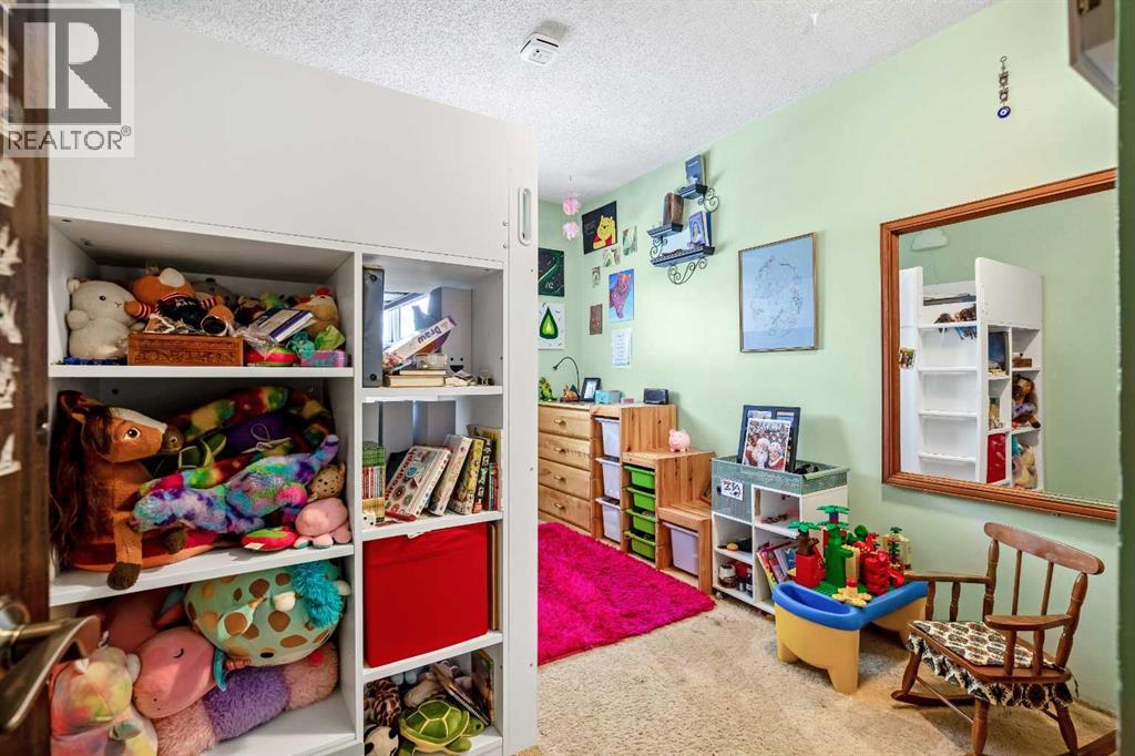 427 Queen Anne Way Se, Calgary, Alberta  T2J 4R8 - Photo 14 - A2292763