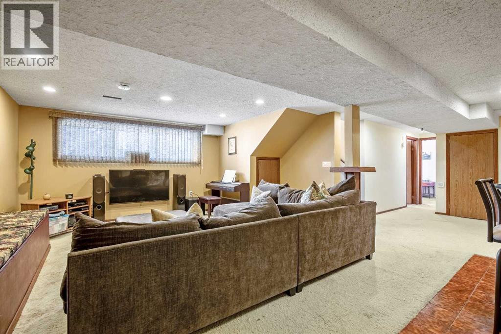 427 Queen Anne Way Se, Calgary, Alberta  T2J 4R8 - Photo 20 - A2292763