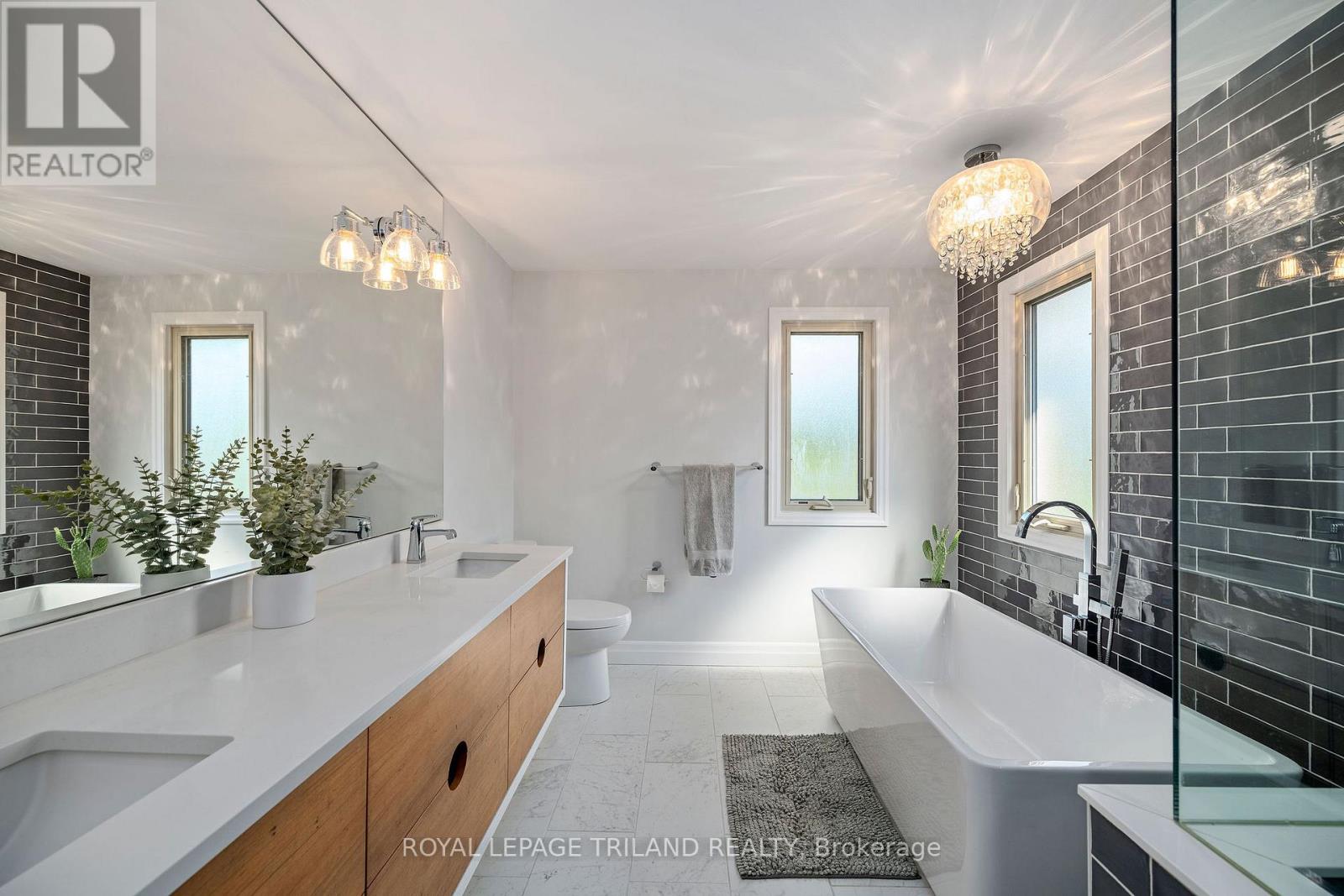 40010 Shady Lane Crescent, Southwold, Ontario  N5P 3T2 - Photo 34 - X12860416