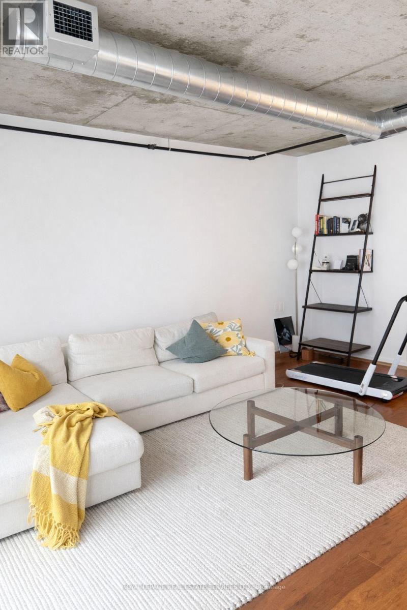 909 - 51 TROLLEY CRESCENT, Toronto, Ontario