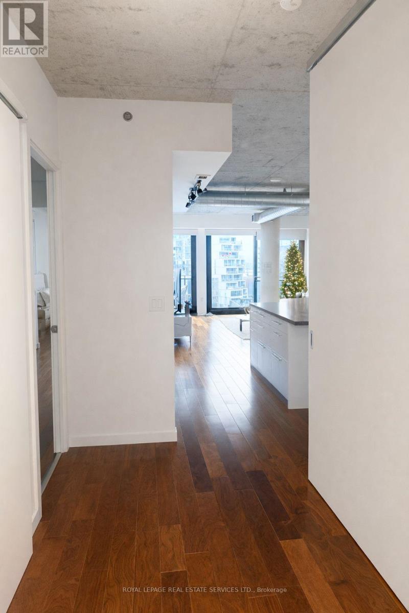 909 - 51 Trolley Crescent, Toronto, Ontario  M5A 0E9 - Photo 2 - C12884814