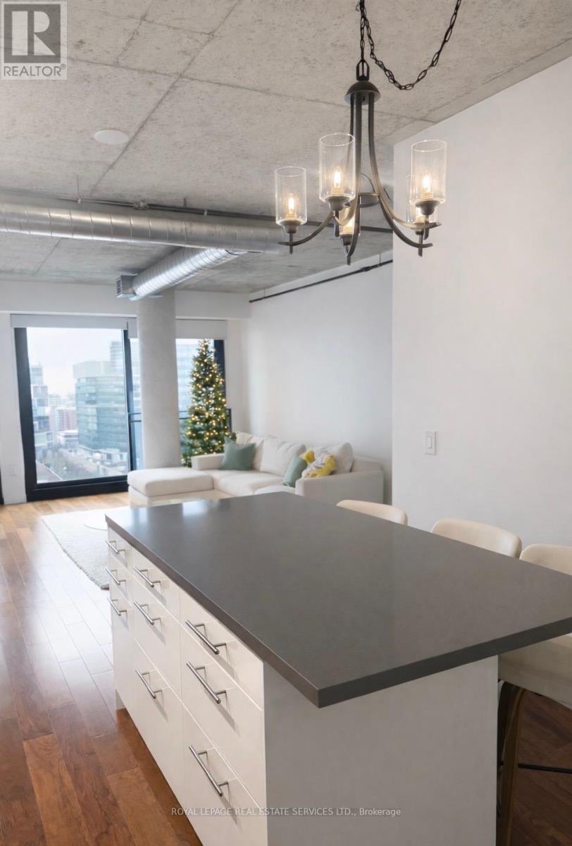 909 - 51 Trolley Crescent, Toronto, Ontario  M5A 0E9 - Photo 3 - C12884814