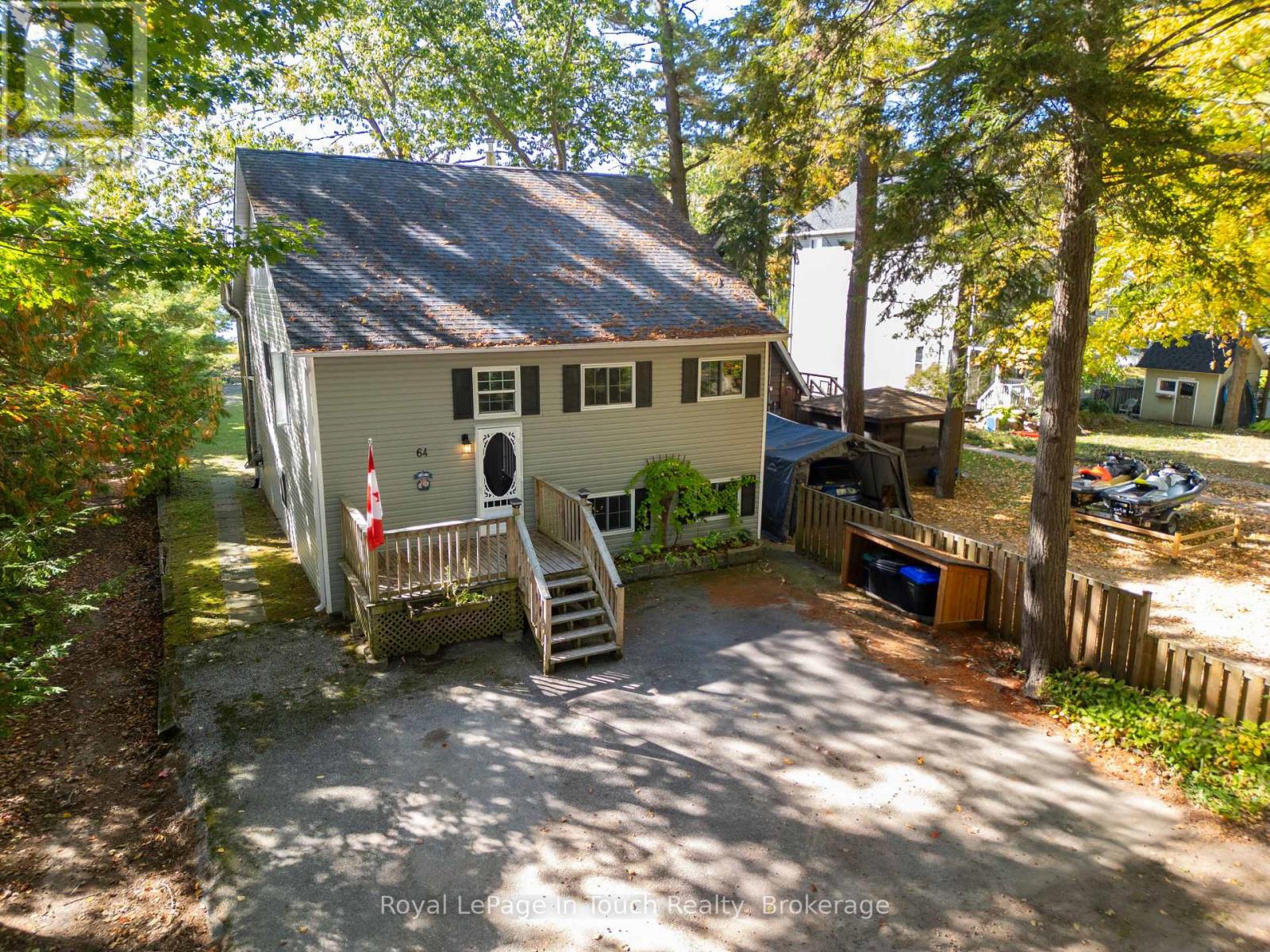 64 Wahnekewening Drive, Tiny, Ontario  L0L 2J0 - Photo 4 - S12884780