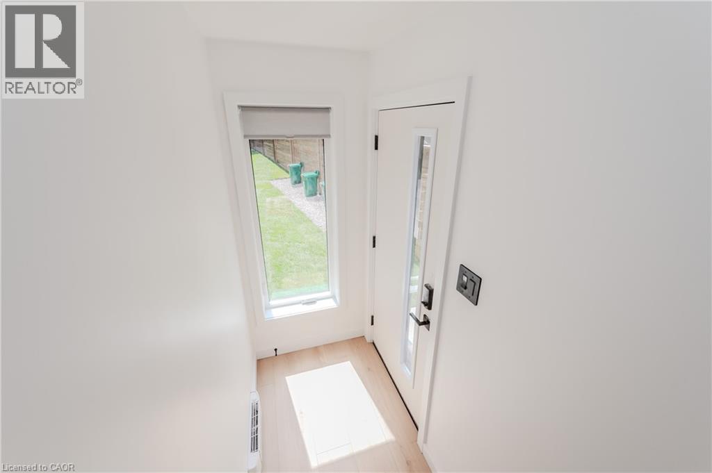 63 Union Street Unit# 3, Waterloo, Ontario  N2J 1B9 - Photo 3 - 40812337