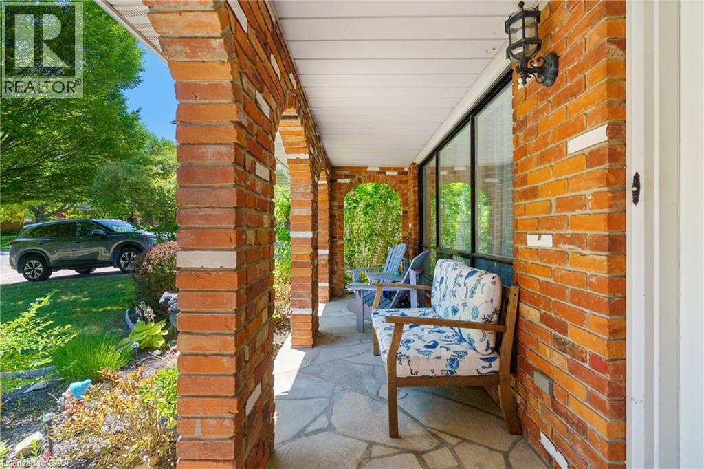 27 Jerome Park Drive, Hamilton, Ontario L9H 6G9 - Photo 3 - 40812145