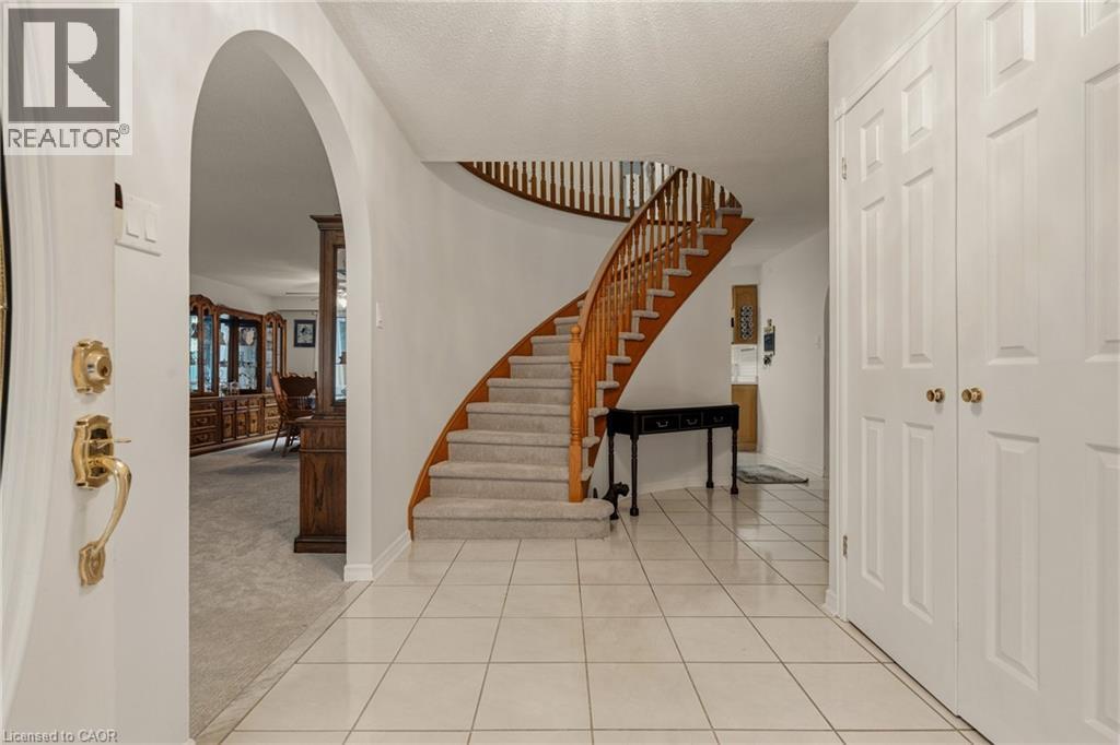 27 Jerome Park Drive, Hamilton, Ontario L9H 6G9 - Photo 5 - 40812145