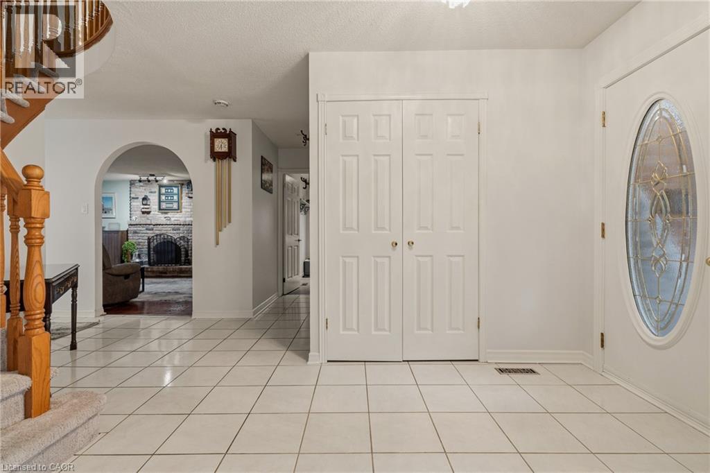 27 Jerome Park Drive, Hamilton, Ontario L9H 6G9 - Photo 6 - 40812145