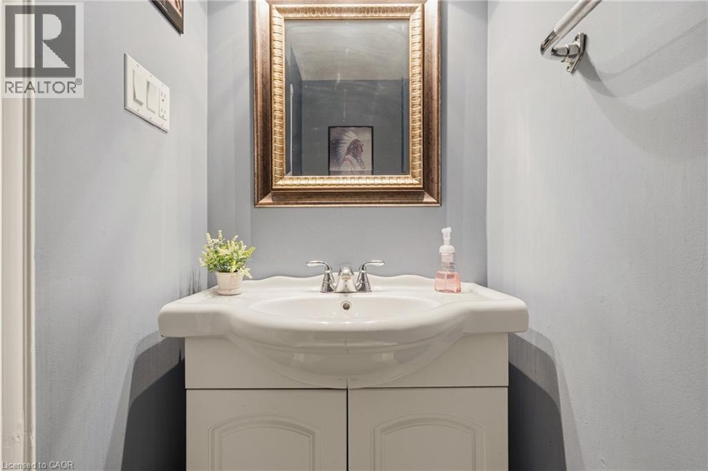 27 Jerome Park Drive, Hamilton, Ontario L9H 6G9 - Photo 7 - 40812145