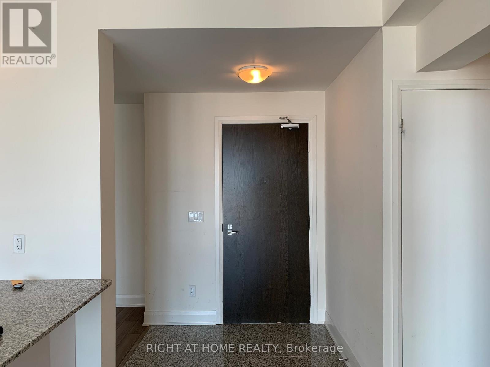 3001 - 2900 Highway 7 Road, Vaughan, Ontario  L4K 0G3 - Photo 13 - N12884768