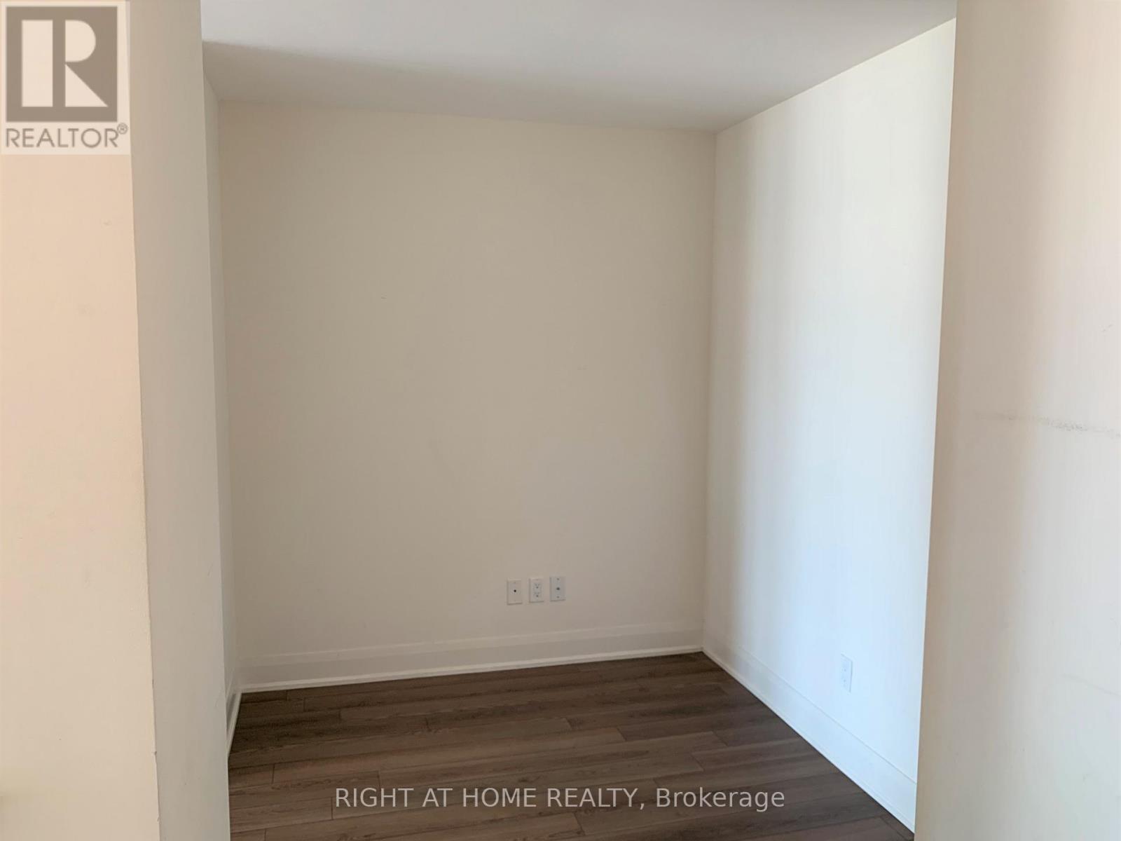 3001 - 2900 Highway 7 Road, Vaughan, Ontario  L4K 0G3 - Photo 14 - N12884768