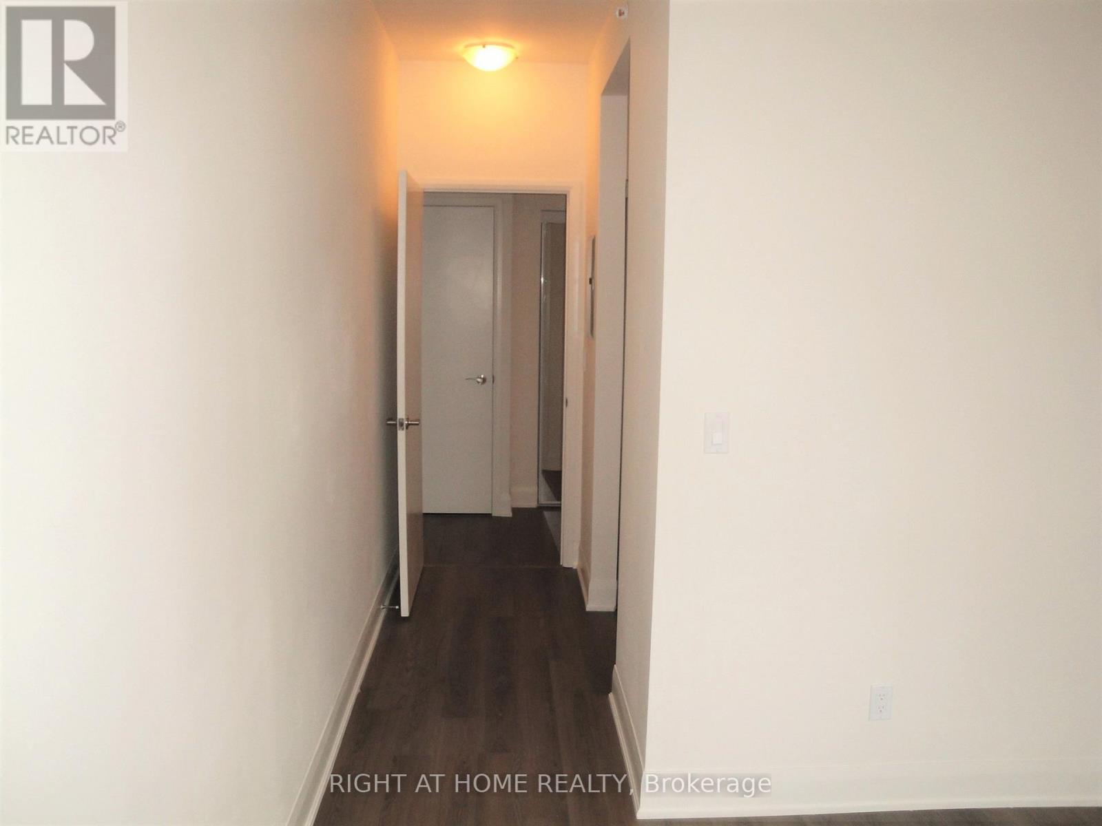 3001 - 2900 Highway 7 Road, Vaughan, Ontario  L4K 0G3 - Photo 16 - N12884768