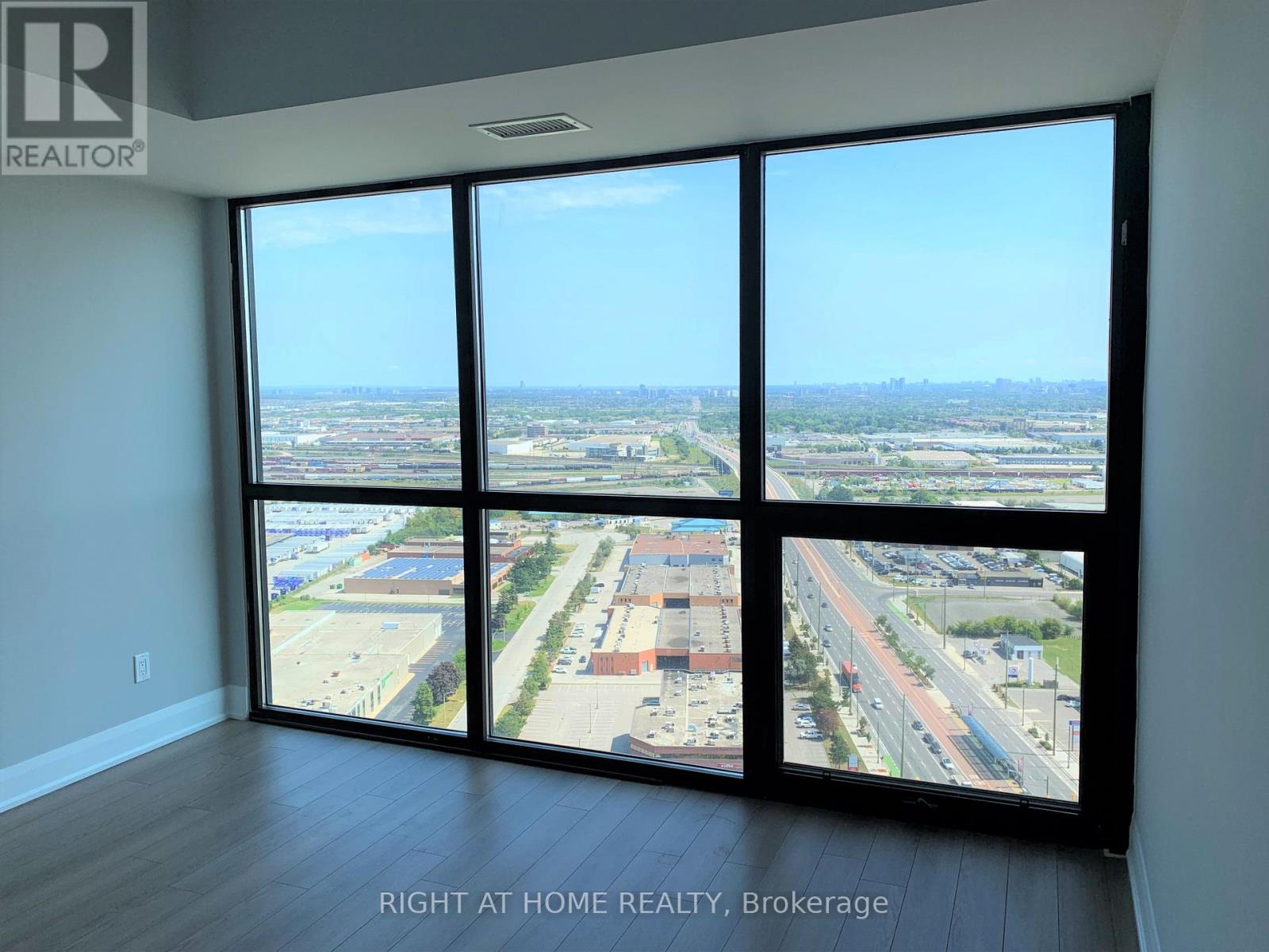 3001 - 2900 Highway 7 Road, Vaughan, Ontario  L4K 0G3 - Photo 17 - N12884768