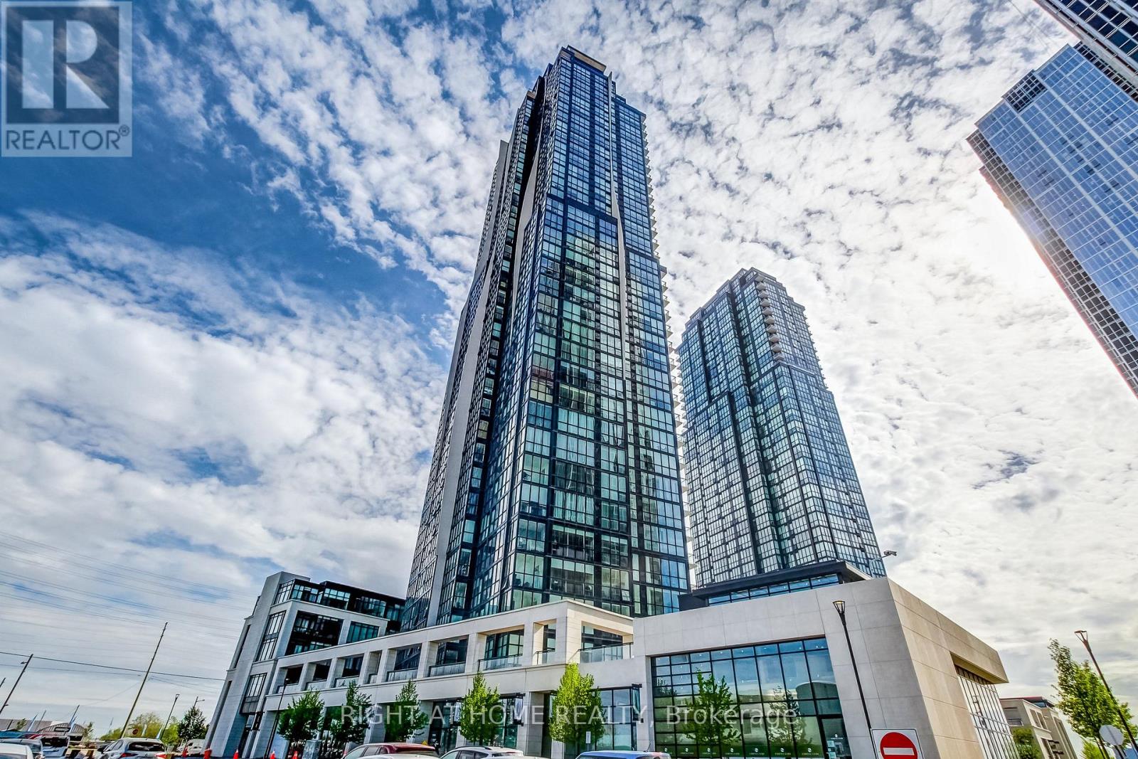 3001 - 2900 Highway 7 Road, Vaughan, Ontario  L4K 0G3 - Photo 2 - N12884768