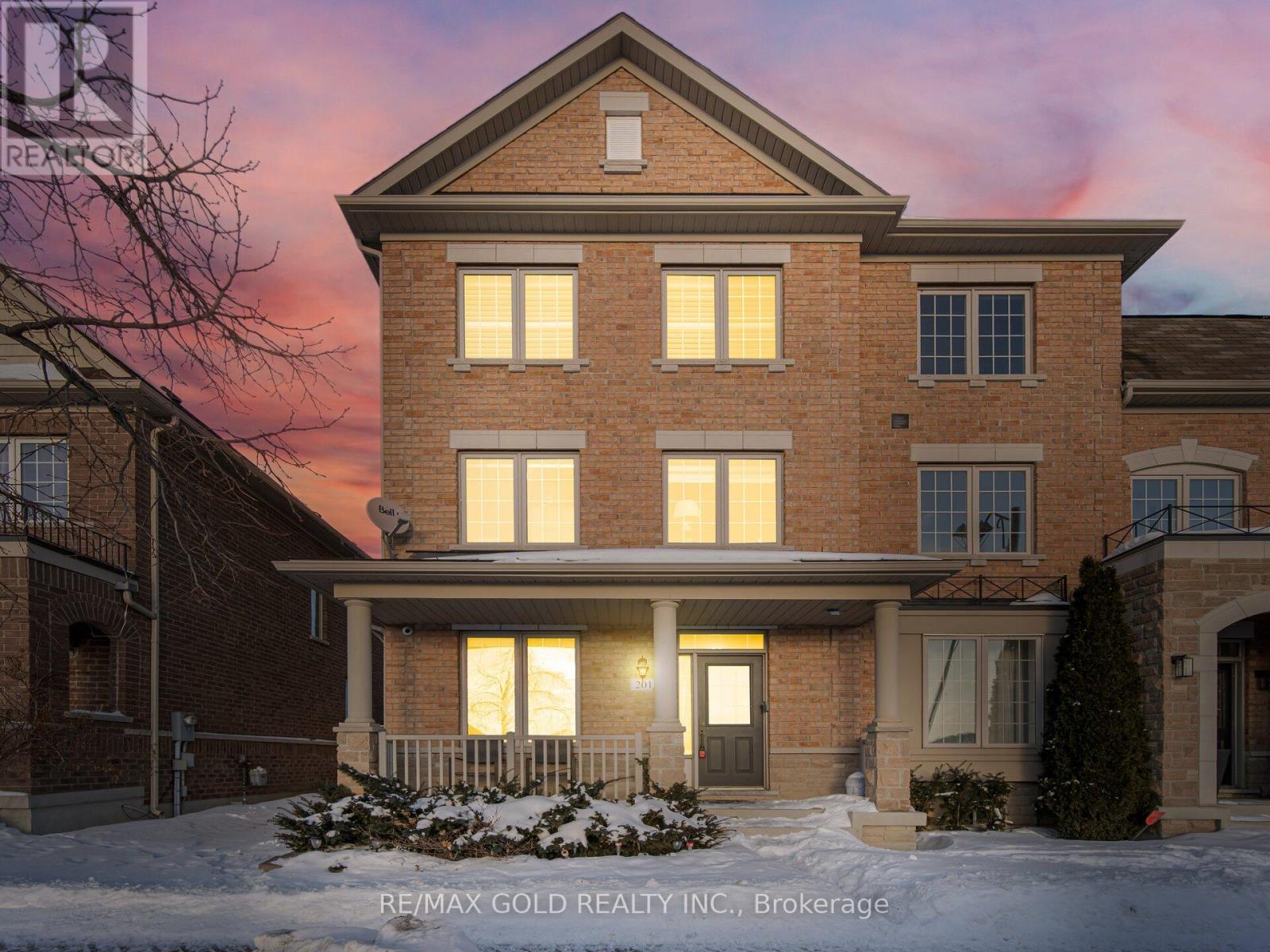 201 BARONS STREET, Vaughan, Ontario