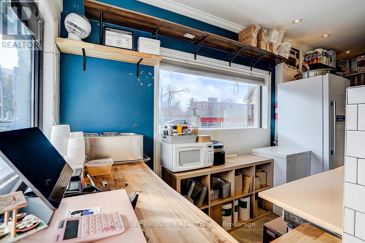 6246 Main Street, Whitchurch-Stouffville, Ontario  L4A 1E2 - Photo 4 - N12884796