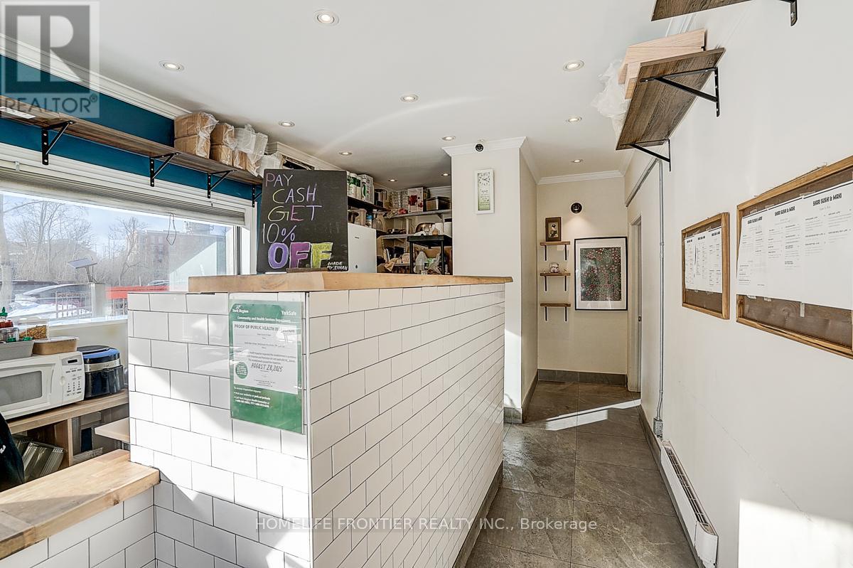 6246 Main Street, Whitchurch-Stouffville, Ontario  L4A 1E2 - Photo 6 - N12884796