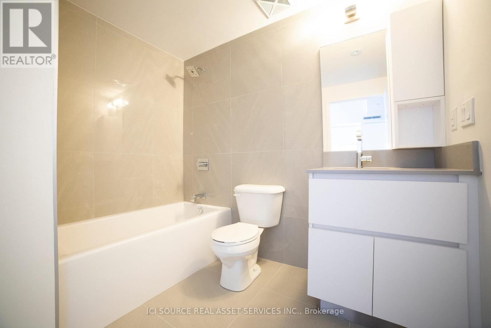 724 - 30 Baseball Place, Toronto, Ontario  M6N 2N7 - Photo 5 - E12858198