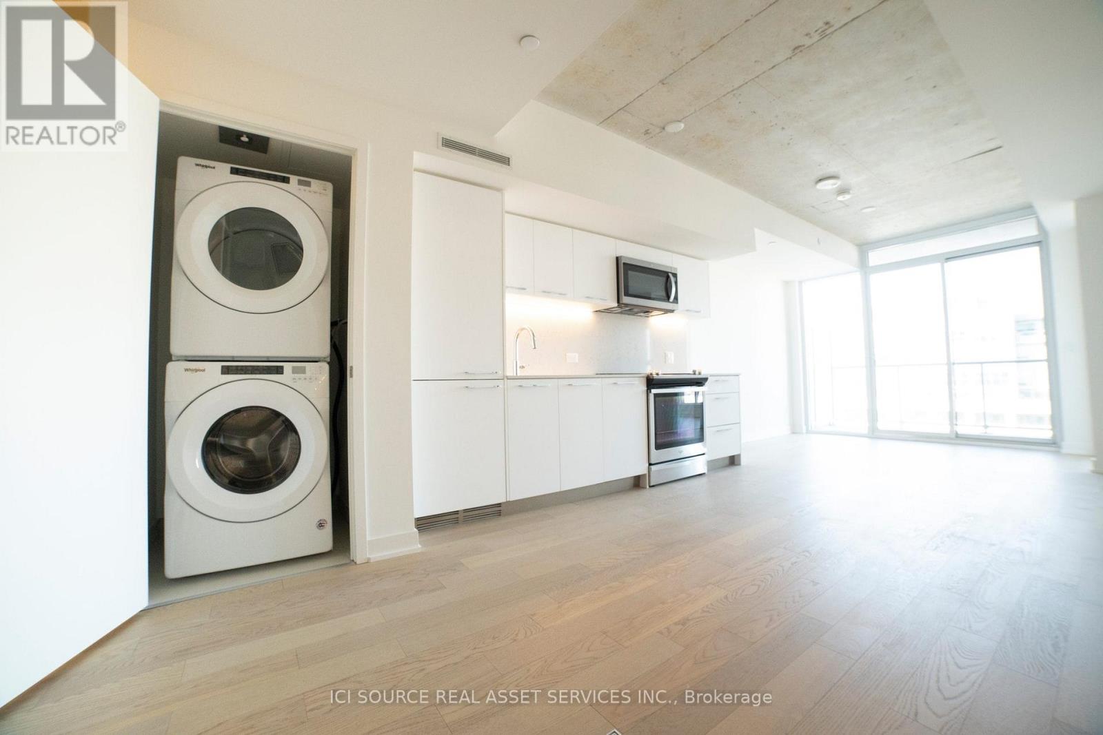 724 - 30 Baseball Place, Toronto, Ontario  M6N 2N7 - Photo 2 - E12858198