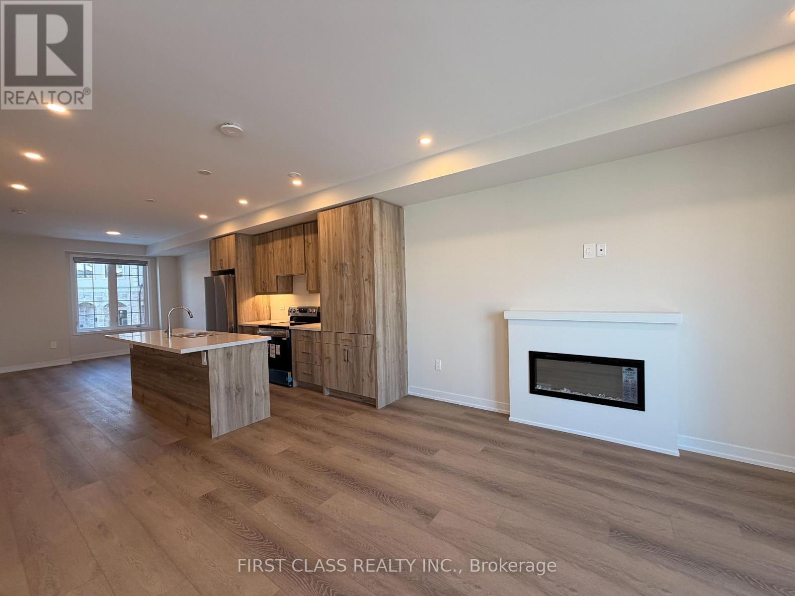 1 Peace Lane, Richmond Hill, Ontario  L4B 0J4 - Photo 2 - N12856868